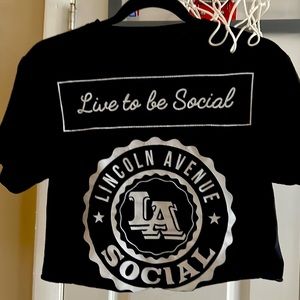 “Live to be social” LA Graphic crop top t shirt